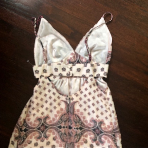 🌷HOST PICK 🌷Meghan Los Angeles SOLD - Picture 4 of 4